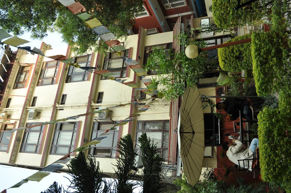 Hotel Florid Kathmandu Bagian luar foto
