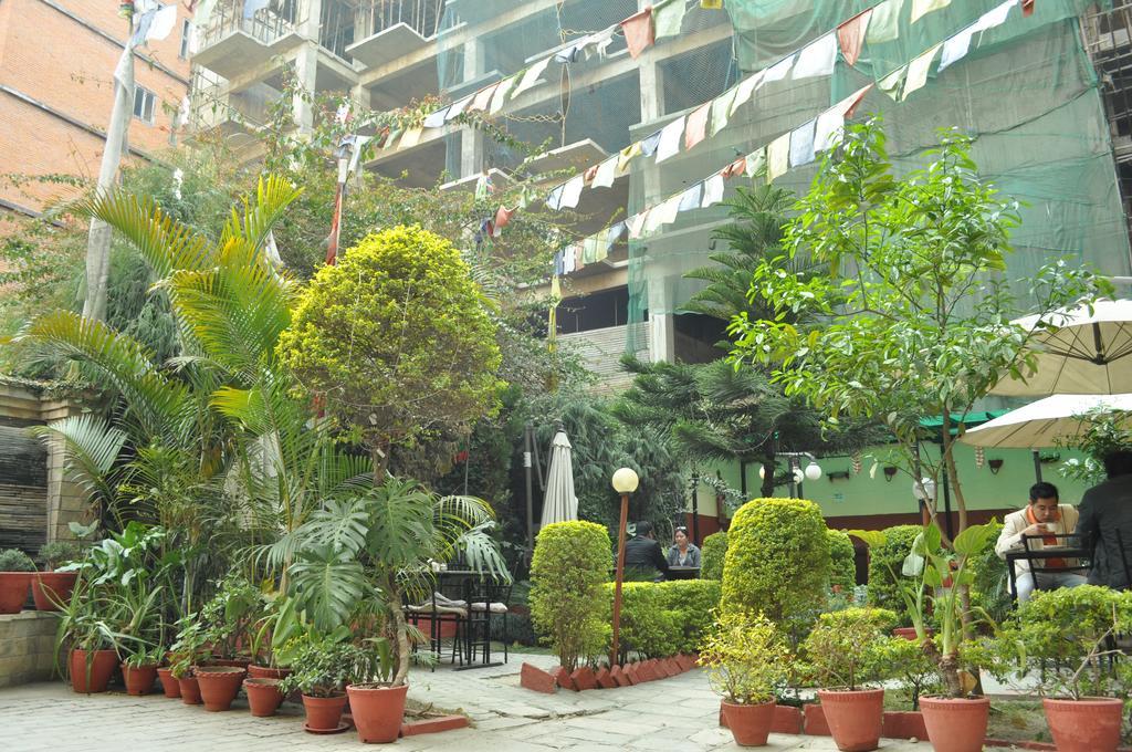 Hotel Florid Kathmandu Bagian luar foto