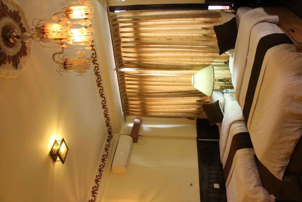 Hotel Florid Kathmandu Bagian luar foto