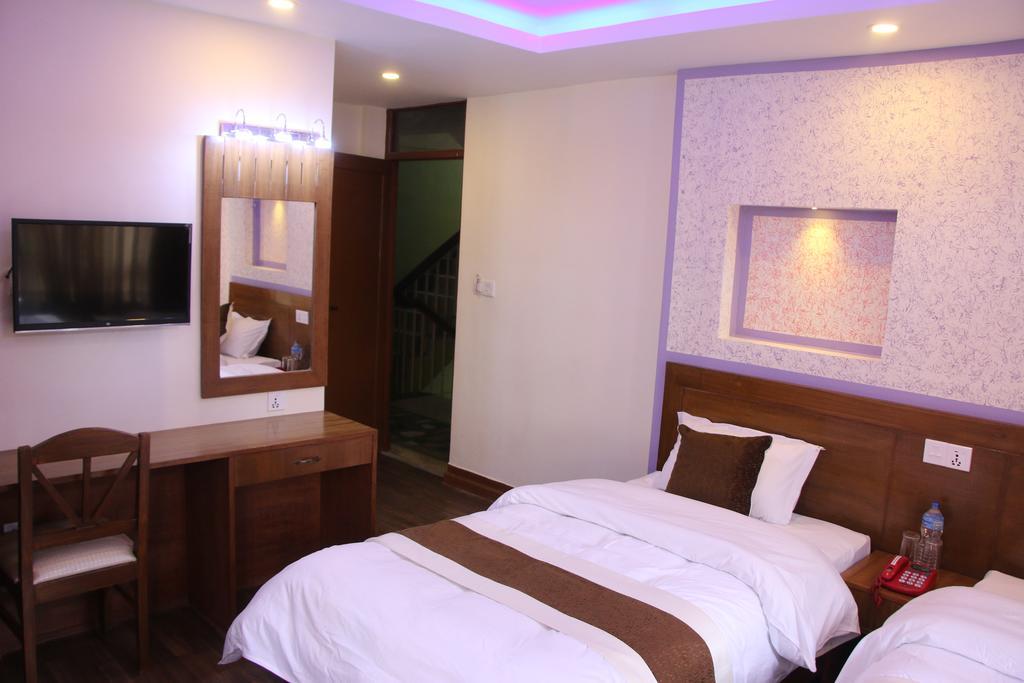 Hotel Florid Kathmandu Bagian luar foto