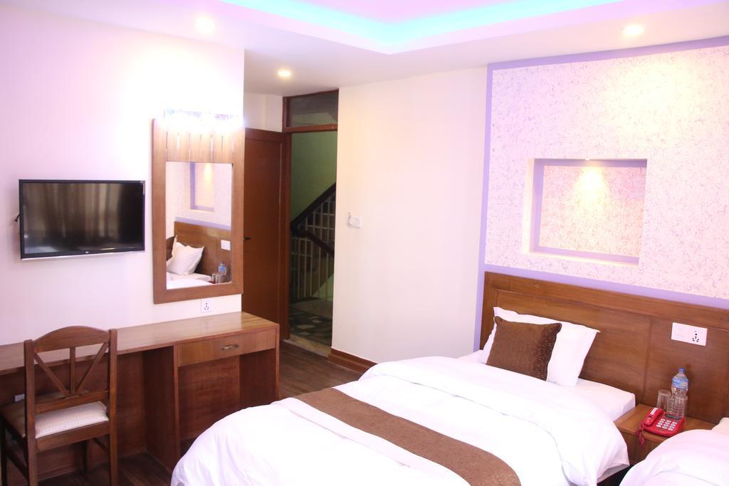 Hotel Florid Kathmandu Bagian luar foto
