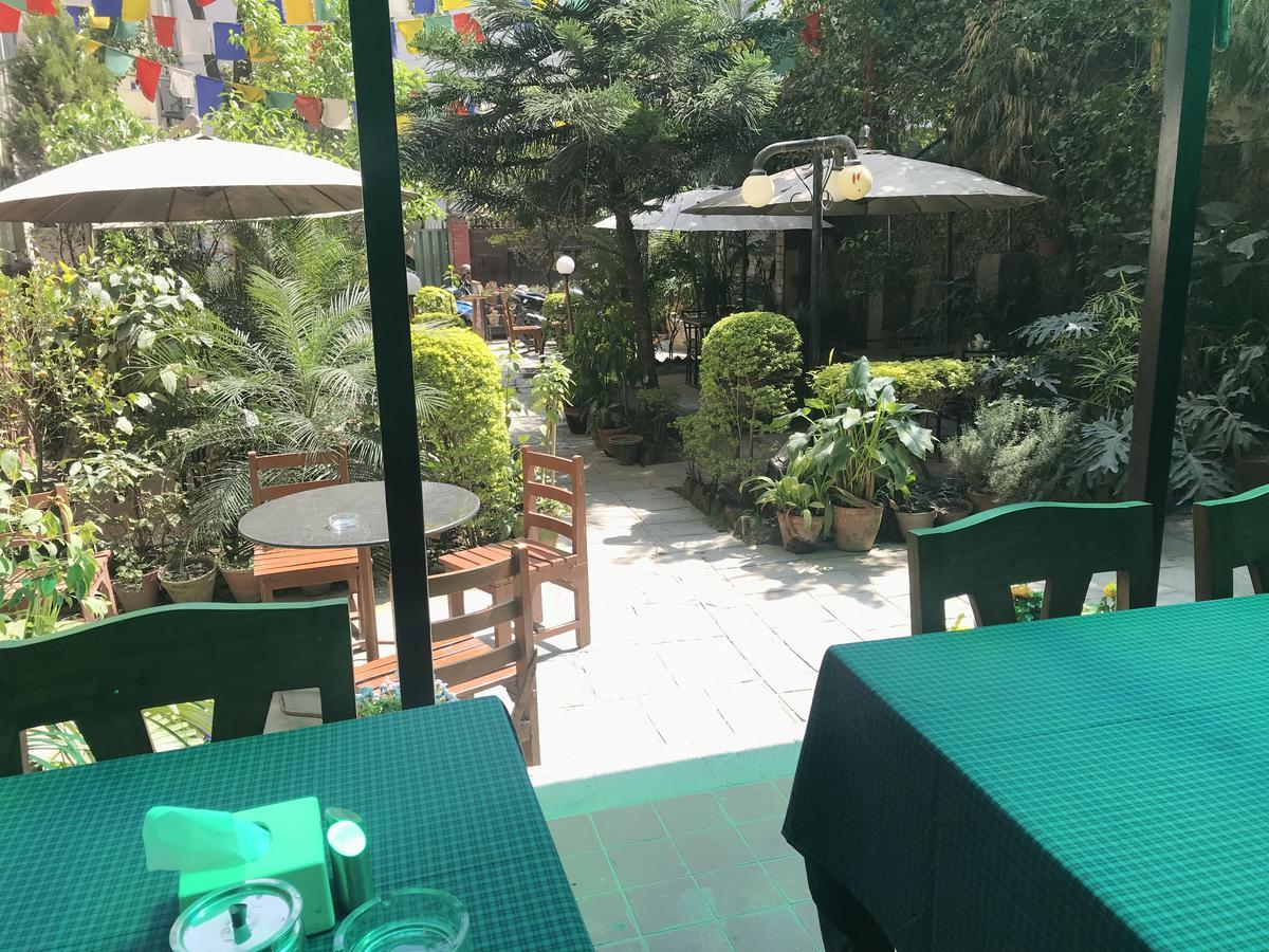 Hotel Florid Kathmandu Bagian luar foto