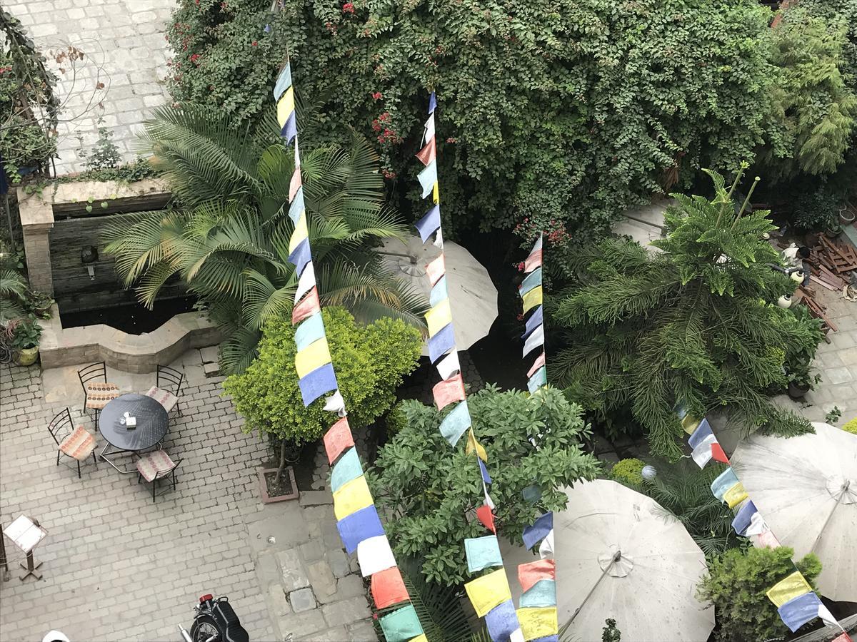 Hotel Florid Kathmandu Bagian luar foto