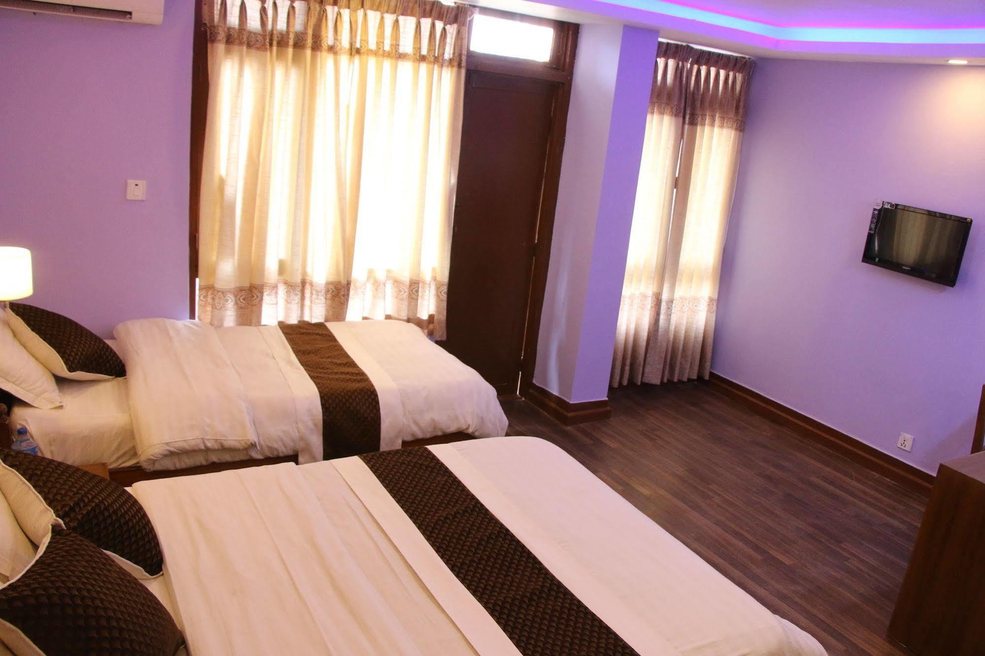Hotel Florid Kathmandu Bagian luar foto