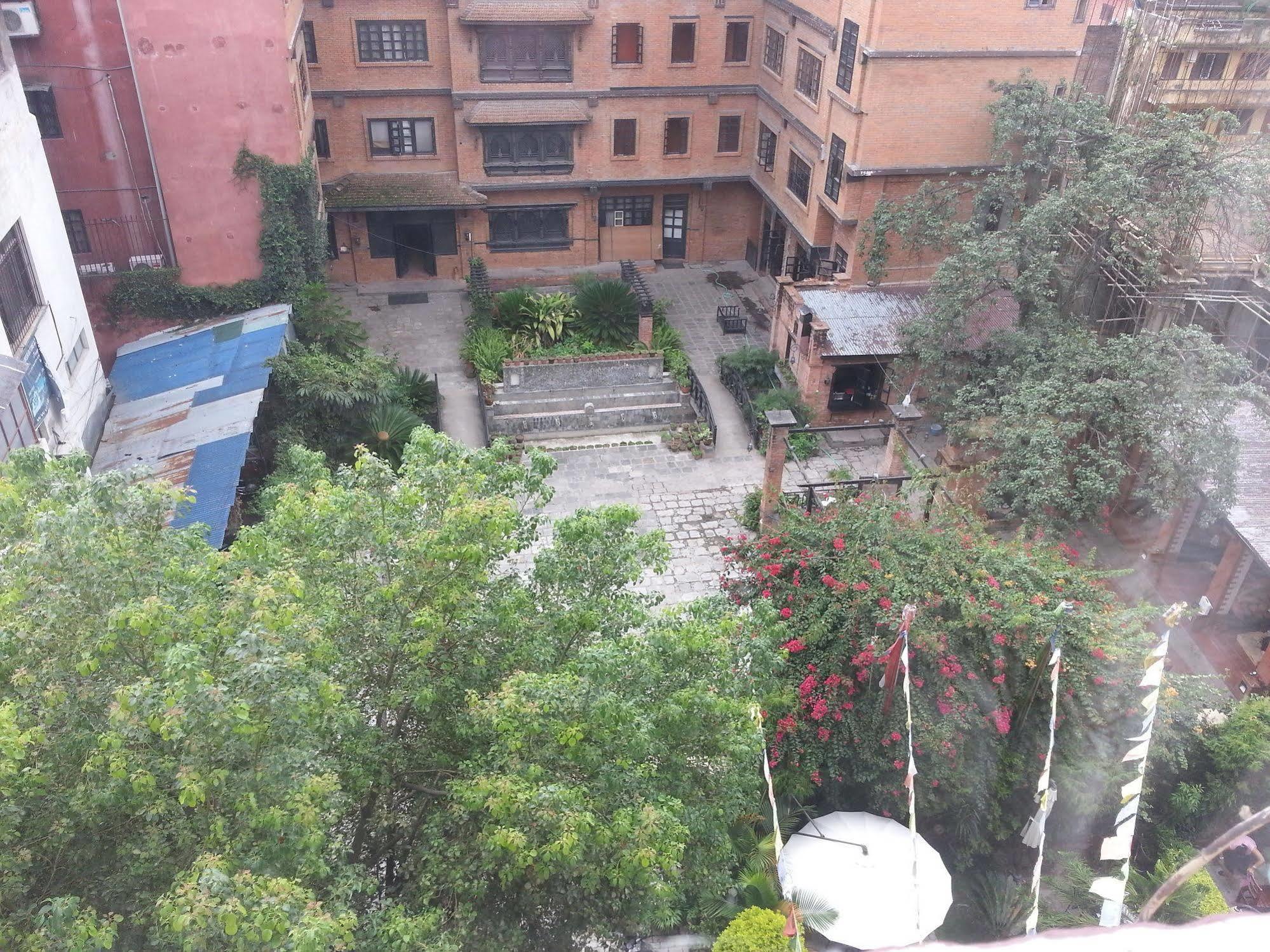 Hotel Florid Kathmandu Bagian luar foto